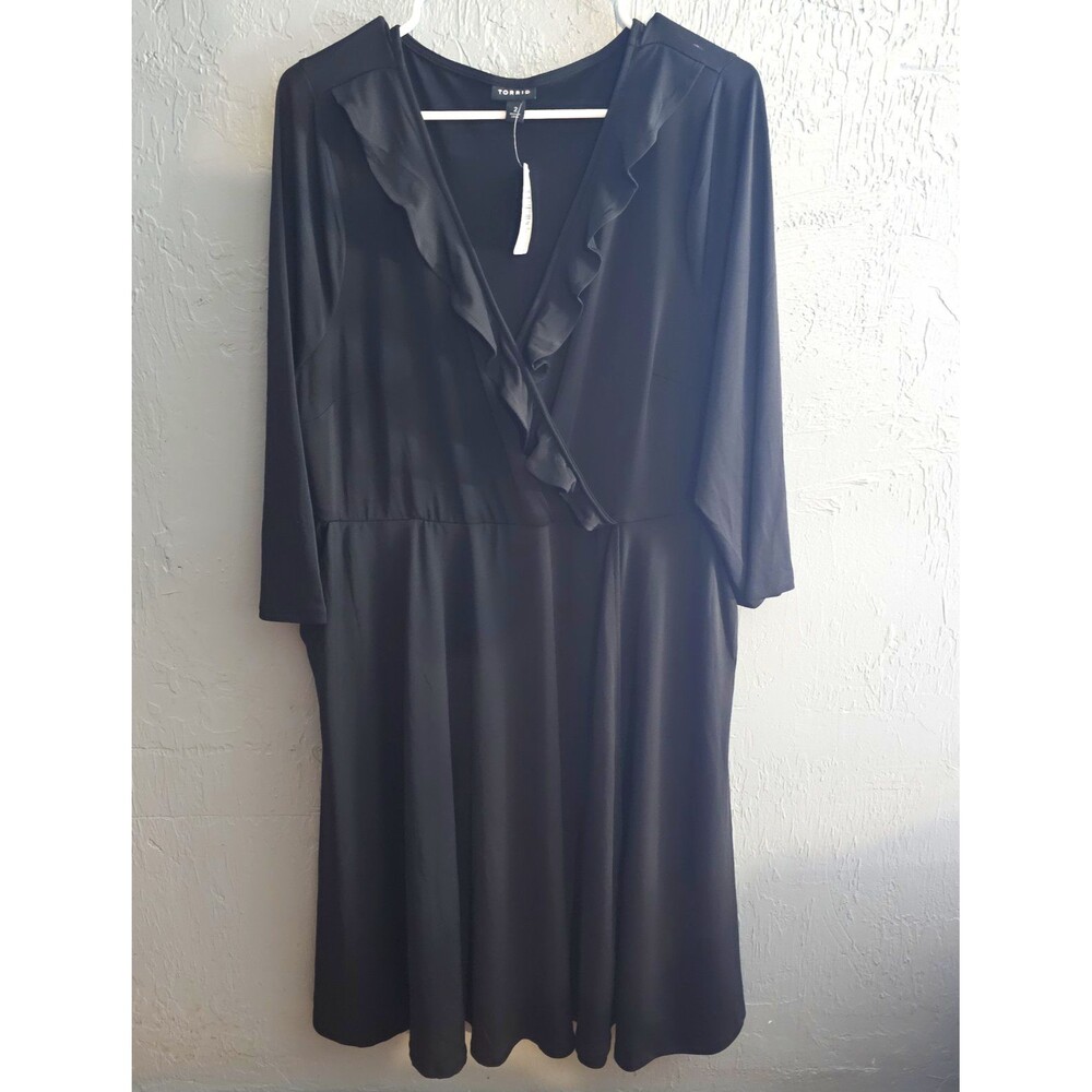Torrid Black Solid Ruffle Wrap Dress V-Neck 3/4 Sleeve Knee Length Size 2